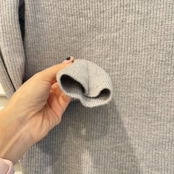 Banana Republic Pullover Grey Sweater - Picture 4 of 6